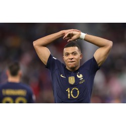 Kylian Mbappé firma una doppietta e trascina la squadra al successo