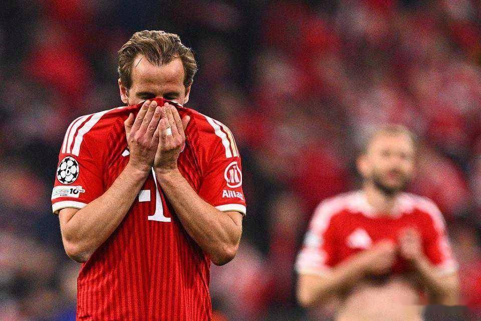 L'eliminazione del Bayern Monaco dalla Champions League scatena polemiche.