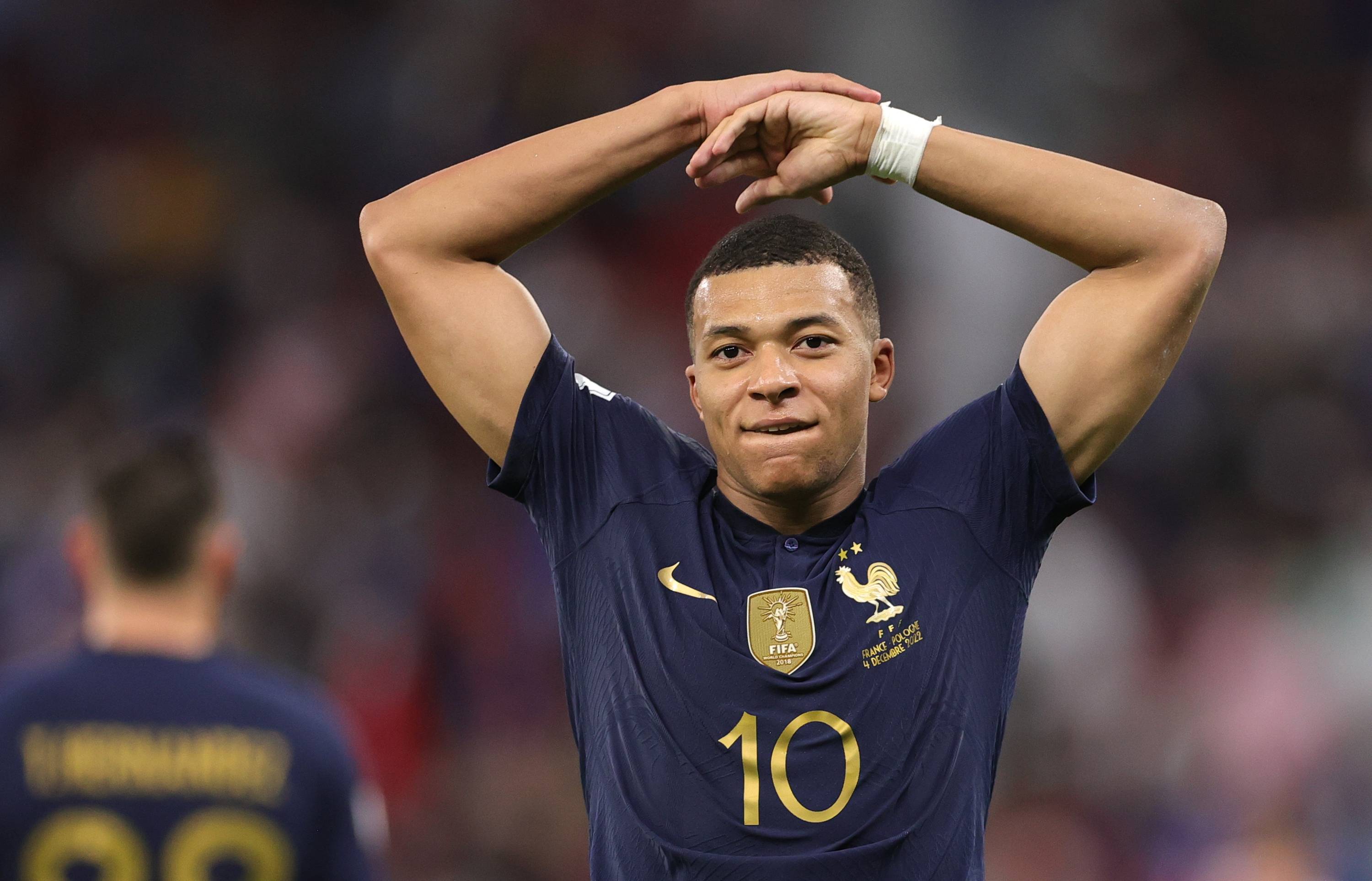 Kylian Mbappé firma una doppietta e trascina la squadra al successo